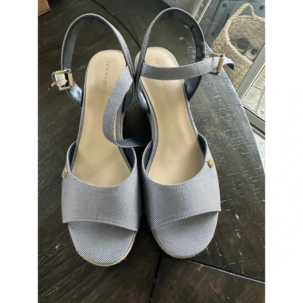 Tommy Hilfiger Gallie3 Blue Pinstripe Espadrille Wedge Sandals Womens 8.5M